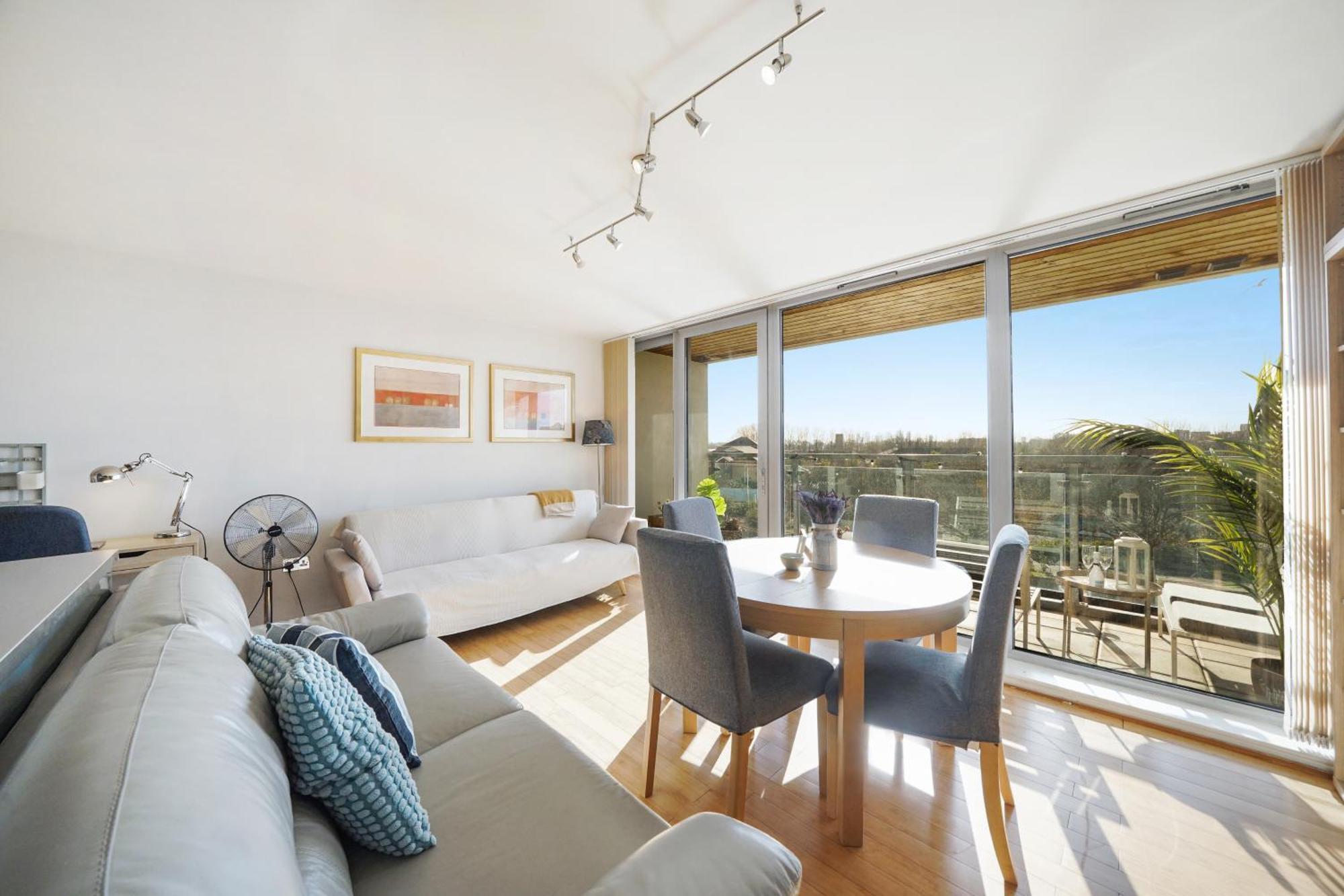 City Riverside - 2 Bedroom & Free Parking Barking  Exteriör bild
